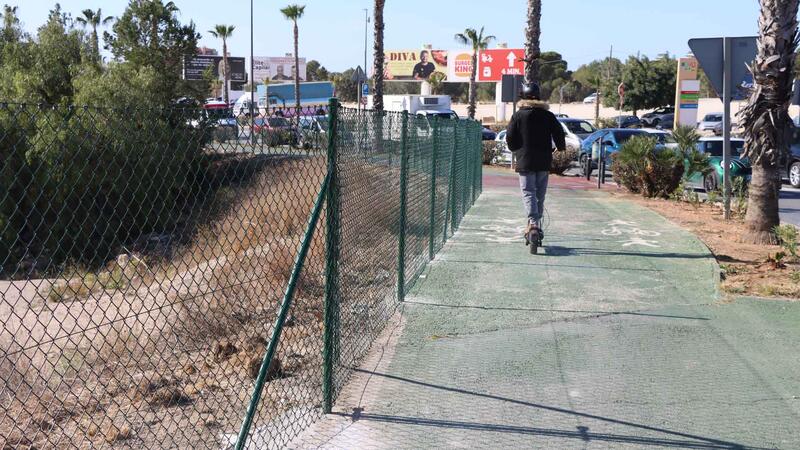 Benidorm culmina el adecentamiento en superficie del entorno de la avenida Beniardá tras el soterramiento