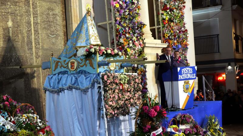 Benidorm mostra la seua devoció a la Mare de Déu del Sofratge amb milers de flors