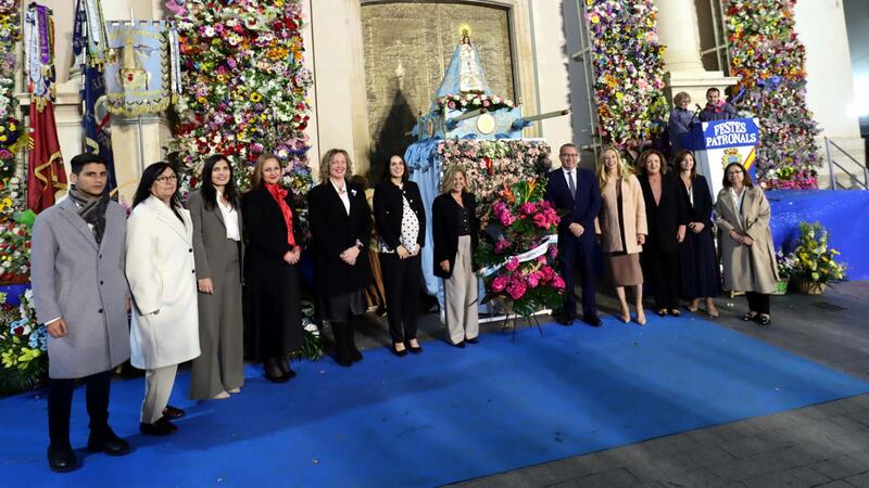 Benidorm mostra la seua devoció a la Mare de Déu del Sofratge amb milers de flors
