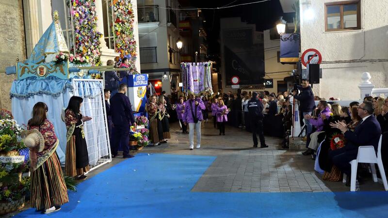 Benidorm mostra la seua devoció a la Mare de Déu del Sofratge amb milers de flors