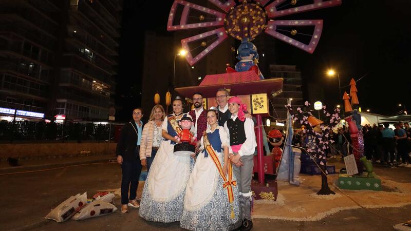 La ‘Nit de la Cremà’ despide las fallas de Benidorm hasta el próximo año