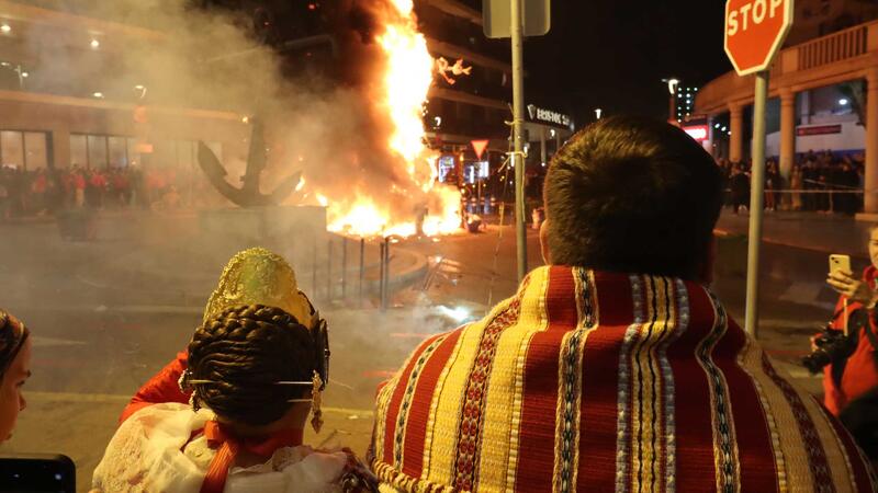 La ‘Nit de la Cremà’ despide las fallas de Benidorm hasta el próximo año