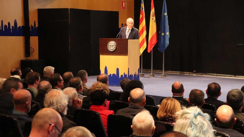 A conference by captain Juan Escrigas begins the Sea Days in Benidorm