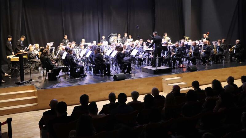 La S.M. La Nova de Benidorm logra un gran éxito con su concierto ‘Fantasía Musical Disneyland’ en el auditorio del Centro Cultural 