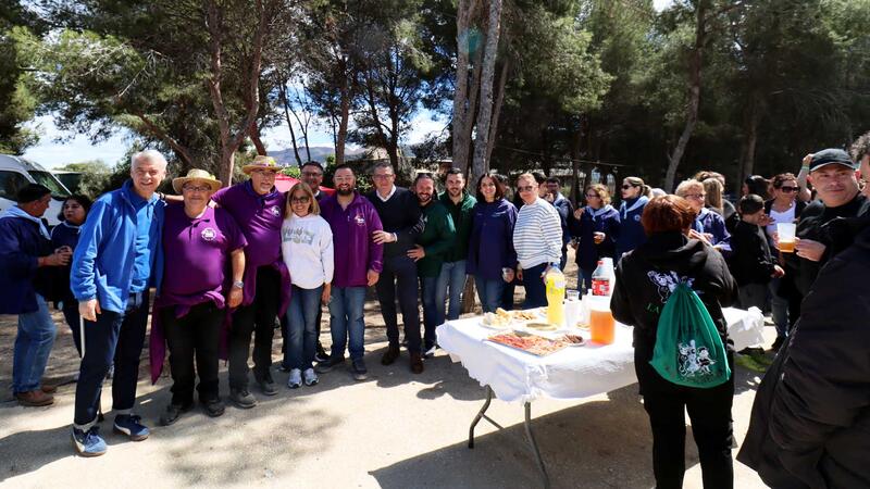 Prop de 3.000 penyistes celebren el Dia de la Mona en el Parc de la Séquia Mare