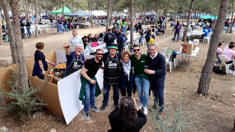 Prop de 3.000 penyistes celebren el Dia de la Mona en el Parc de la Séquia Mare