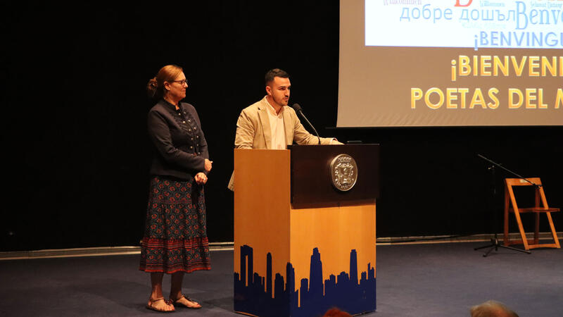 Benidorm inaugura el V Festival Internacional de Poesía, que se celebrará hasta el viernes  