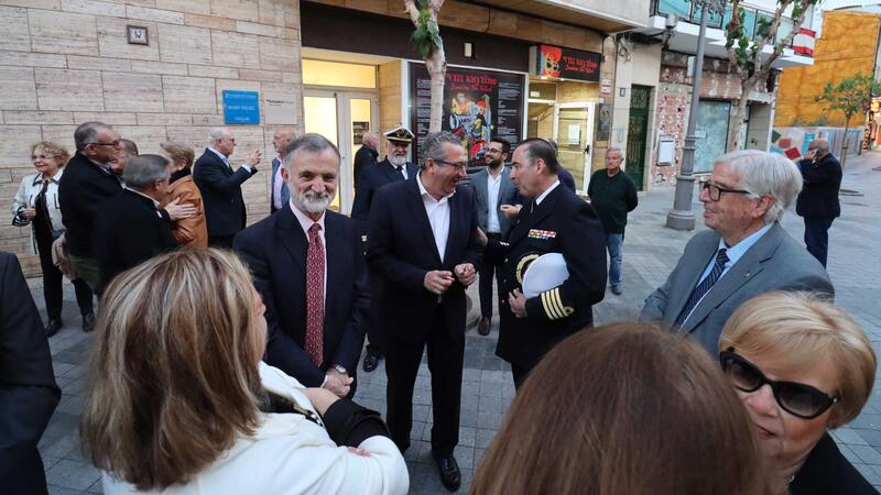 El almirante Rodríguez Garat explica en Benidorm el origen y evolución de la Armada en España