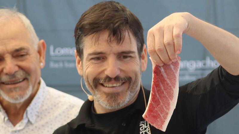 El ronqueo de un ejemplar de 270 kilos marca el inicio de las ‘IV Jornadas del Atún’, la segunda etapa del Benidorm Gastronómico 2024 