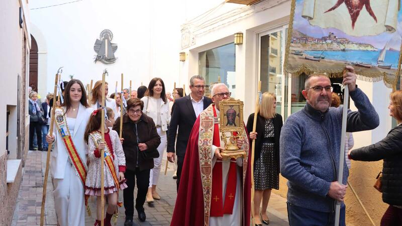 Benidorm shows its devotion to the Santa Faz with the traditional mass and pilgrimage around the old town