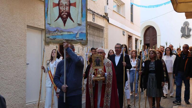 Benidorm shows its devotion to the Santa Faz with the traditional mass and pilgrimage around the old town