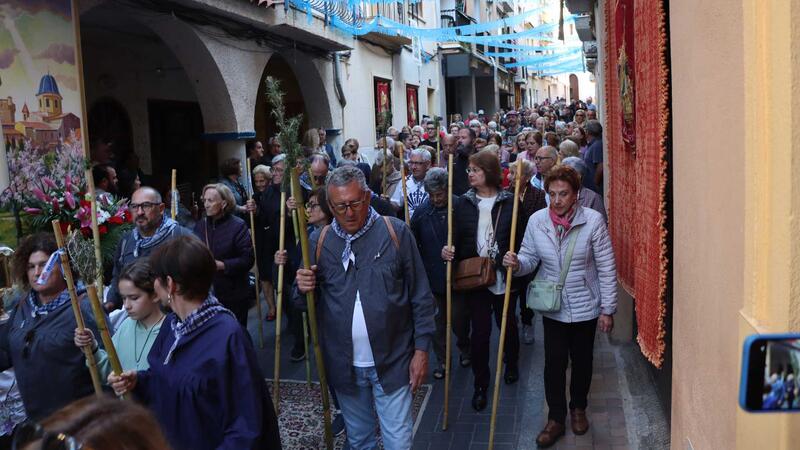 Benidorm shows its devotion to the Santa Faz with the traditional mass and pilgrimage around the old town