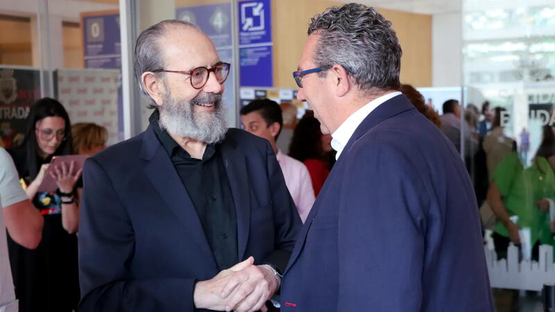 El actor Miguel Rellán recibe el ‘Skyliner 2024’ por su carrera y su contribución al cortometraje en la inauguración del VIII Skyline Benidorm Film Festival