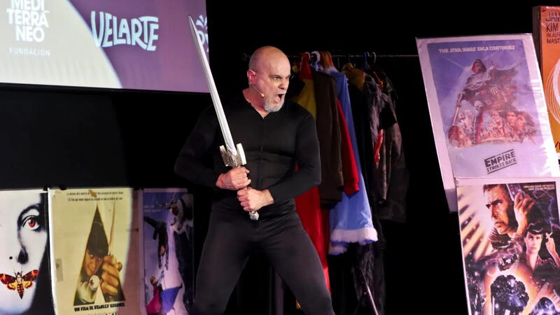 El actor Miguel Rellán recibe el ‘Skyliner 2024’ por su carrera y su contribución al cortometraje en la inauguración del VIII Skyline Benidorm Film Festival