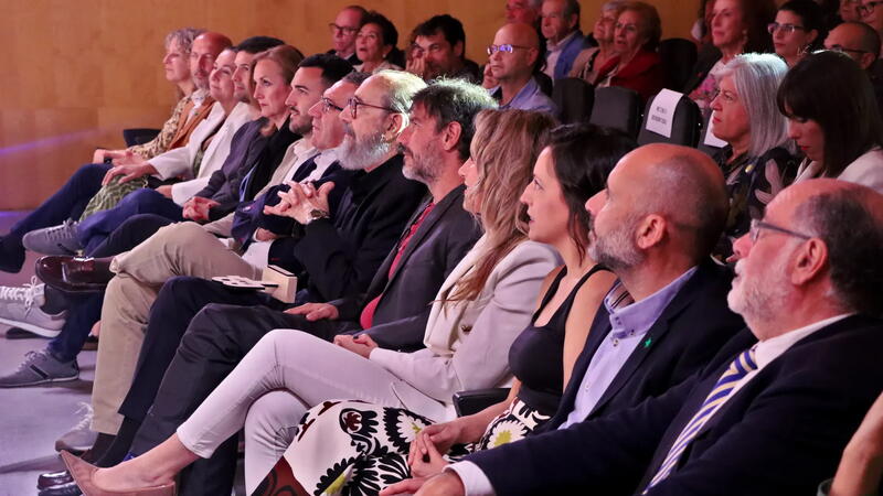 El actor Miguel Rellán recibe el ‘Skyliner 2024’ por su carrera y su contribución al cortometraje en la inauguración del VIII Skyline Benidorm Film Festival