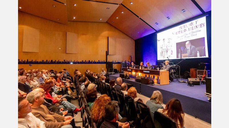 El Benidorm més pop dels 50, 60 i 70 pren forma de llibre