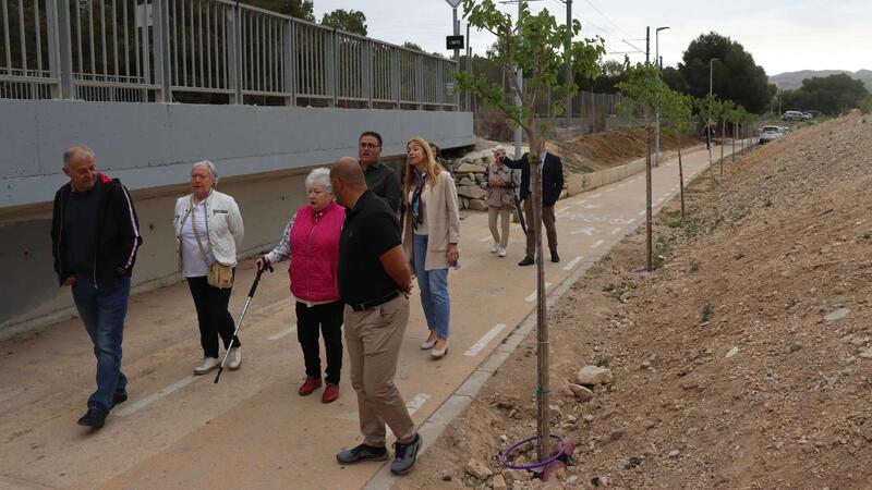 Benidorm planta prop de 200 arbres en el barri dels Tolls per a seguir la renaturalització de la zona
