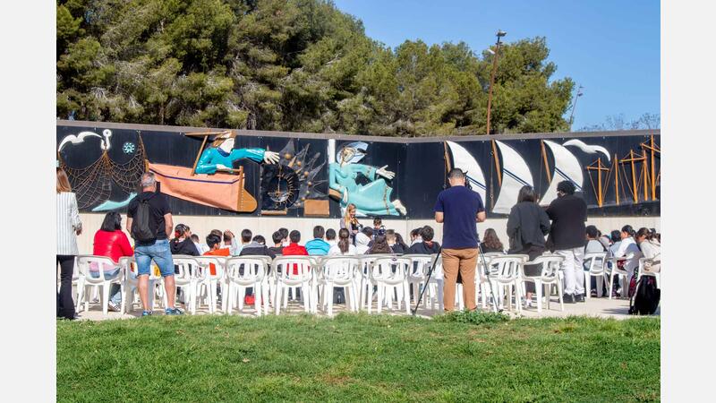 Alumnos de tres colegios de Benidorm celebran el Día del Libro con una lectura pública en el Parc de Foietes
