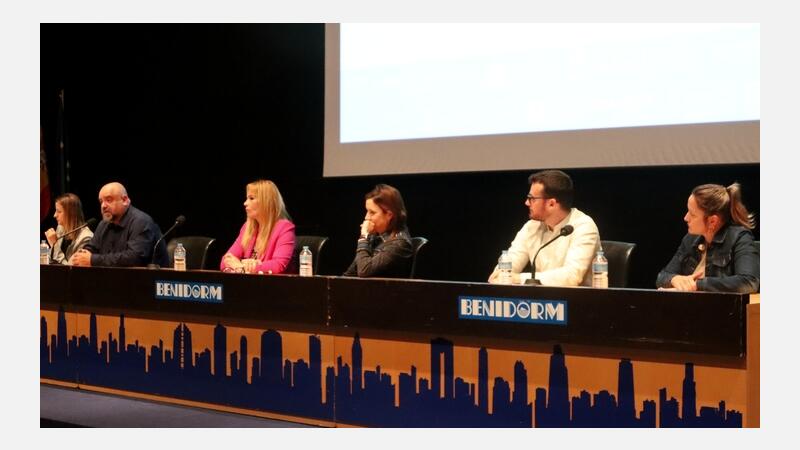 Las oportunidades laborales y formativas de la FP Dual, a debate en Benidorm