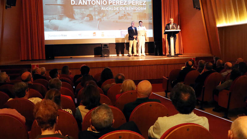 Captain Pedro Márquez talks about the situation of submarines in the conference 