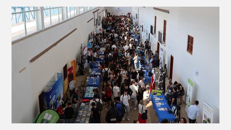 Prop de 2.000 estudiants de tota la comarca participen en la 5a Fira Educativa i de Formació Professional de Benidorm