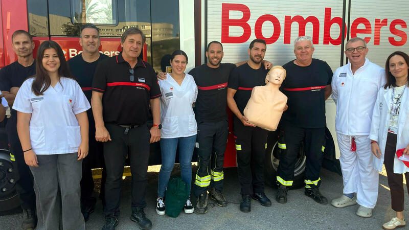 Sanidad forma a distintos colectivos de Benidorm sobre cómo actuar ante un atragantamiento  
