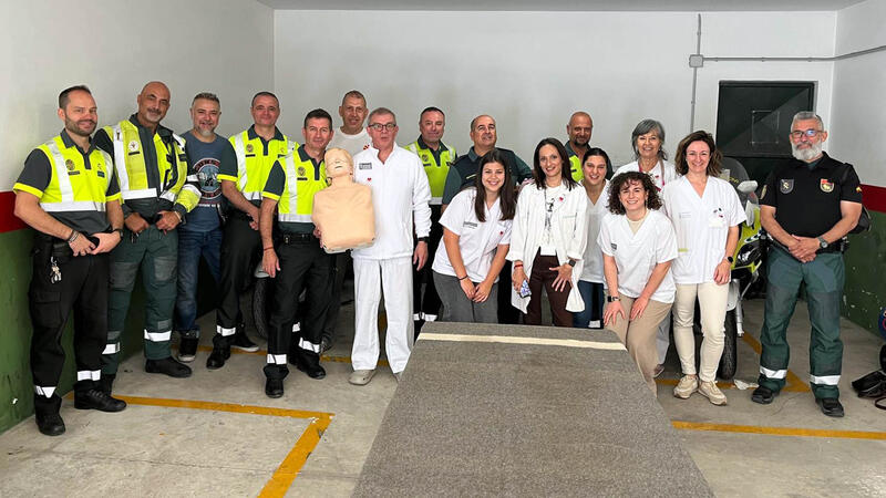 Sanidad forma a distintos colectivos de Benidorm sobre cómo actuar ante un atragantamiento  