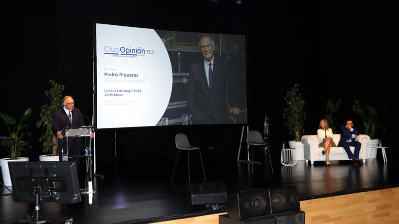 Pedro Piqueras reviews his experiences as a news director in a Club Opinion conference
