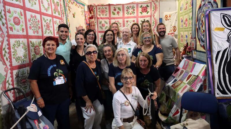 La Asociación de Patchwork de Benidorm expone sus trabajos en la sede de La Barqueta
