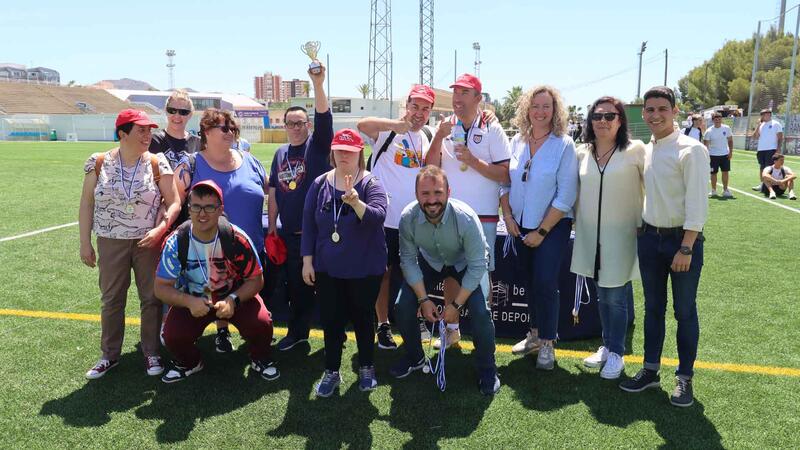  Guillermo Amor sports city hosts the 24th Adapted Sports Games that culminate with the presentation of medals and the brotherhood meal