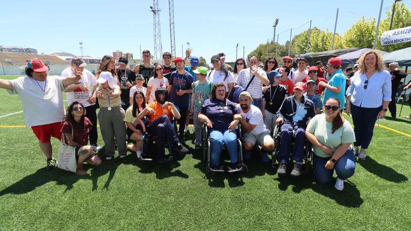 Guillermo Amor sports city hosts the 24th Adapted Sports Games that culminate with the presentation of medals and the brotherhood meal