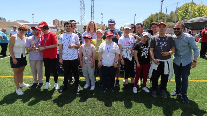  Guillermo Amor sports city hosts the 24th Adapted Sports Games that culminate with the presentation of medals and the brotherhood meal