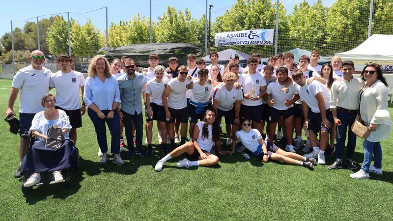  Guillermo Amor sports city hosts the 24th Adapted Sports Games that culminate with the presentation of medals and the brotherhood meal