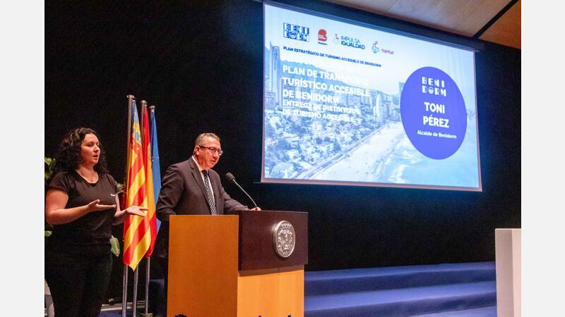Benidorm presents a pioneering plan for accessible tourist transport to consolidate as a 100% inclusive destination
