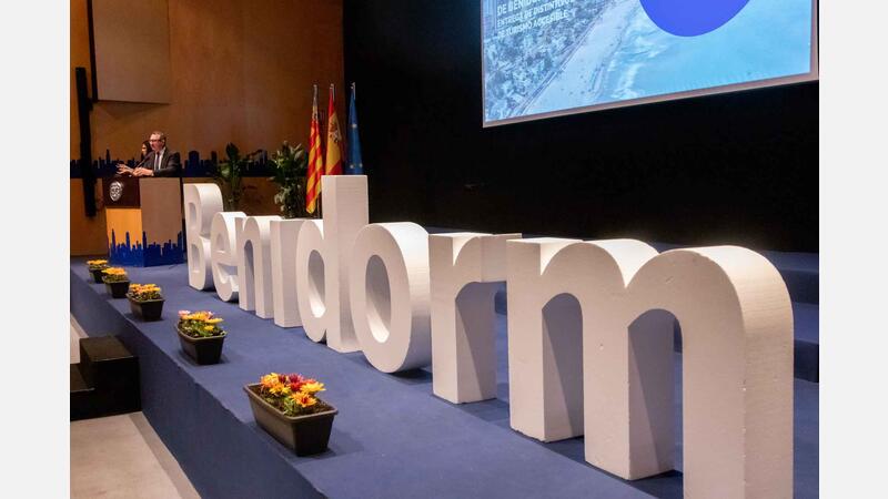 Benidorm presents a pioneering plan for accessible tourist transport to consolidate as a 100% inclusive destination
