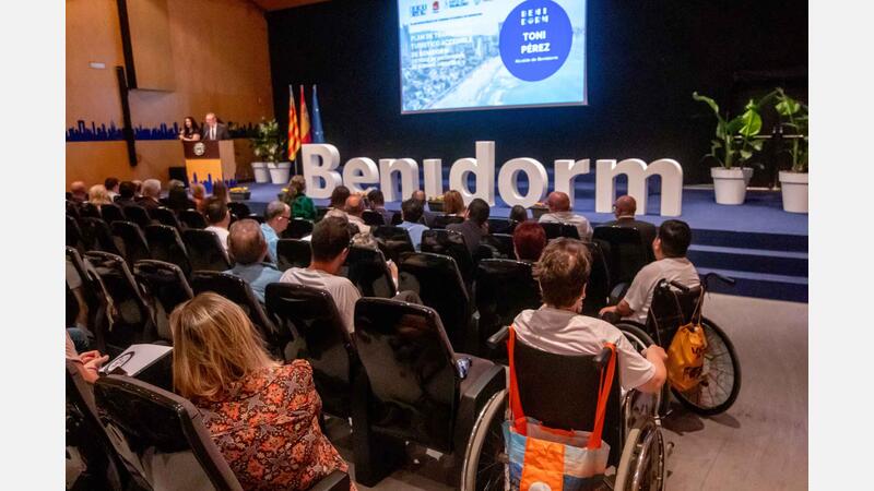Benidorm presents a pioneering plan for accessible tourist transport to consolidate as a 100% inclusive destination