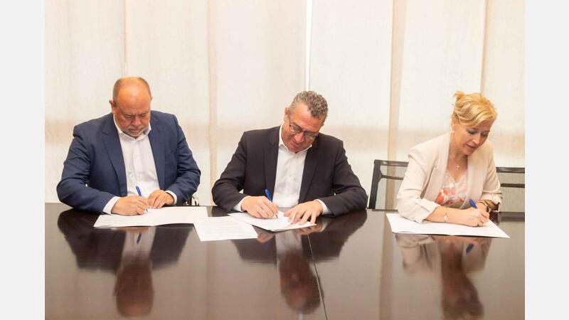 Benidorm suma sus playas accesibles y las zonas infantiles de El Moralet a la red de ‘espacios sin humo’ de la AECC