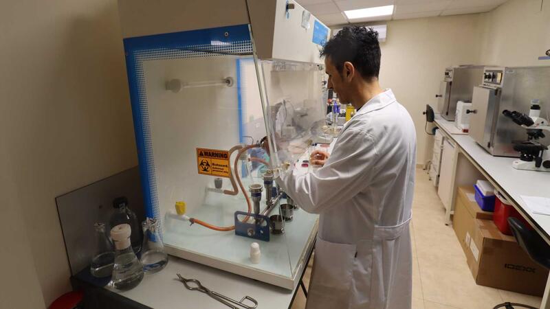 2nd year Baccalaureate students from Bernat de Sarrià visit the municipal laboratory