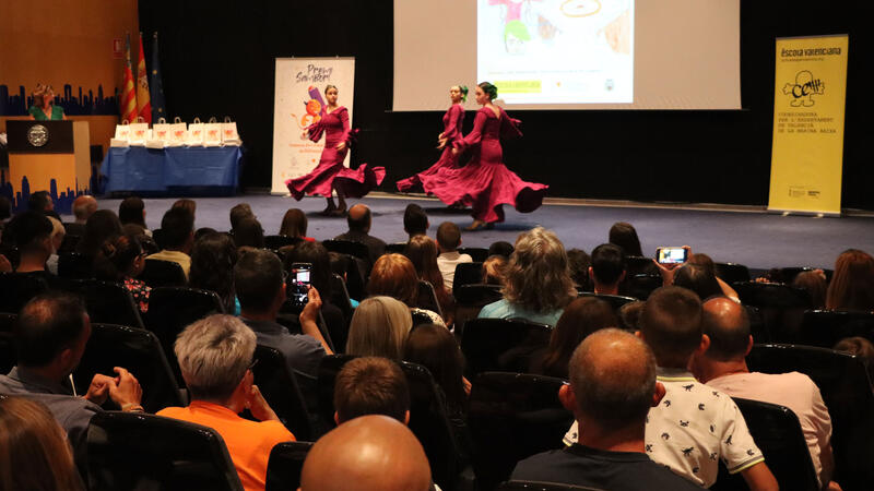 Benidorm acoge el primer gran acto de la XXXIV Trobada d’Escoles en Valencià con la entrega de los Premios Sambori