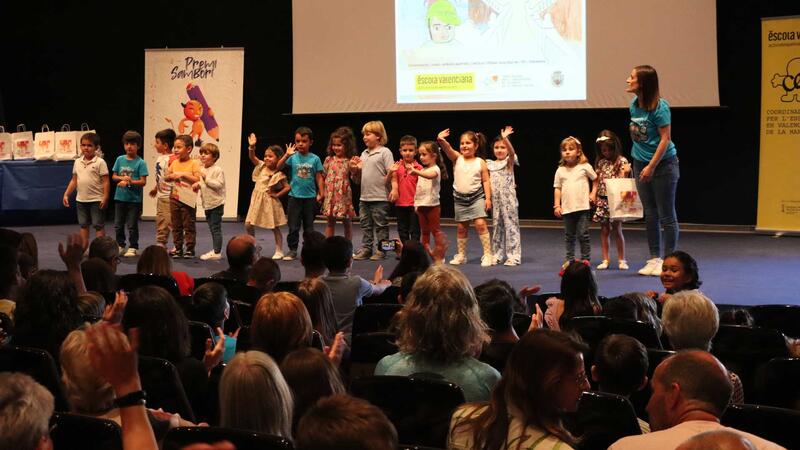 Benidorm acoge el primer gran acto de la XXXIV Trobada d’Escoles en Valencià con la entrega de los Premios Sambori