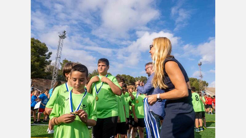 The School Games bring together hundreds of students and families at CD Guillermo Amor in Benidorm