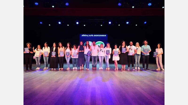 Más de 1.600 personas participan en el XXII Festival Escolar de Benidorm