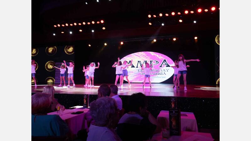 Más de 1.600 personas participan en el XXII Festival Escolar de Benidorm