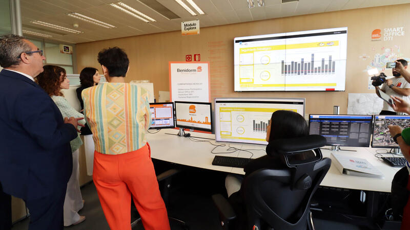 The Secretary of State for Tourism qualifies Benidorm Smart Office as a “success case” of DTI management