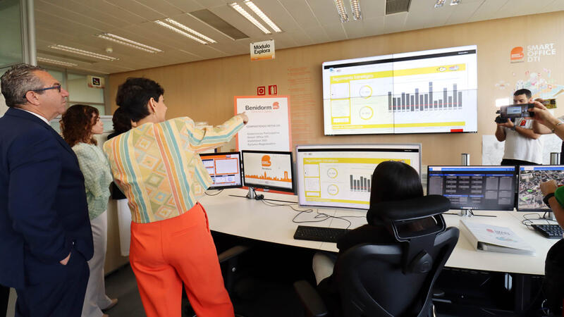 The Secretary of State for Tourism qualifies Benidorm Smart Office as a “success case” of DTI management