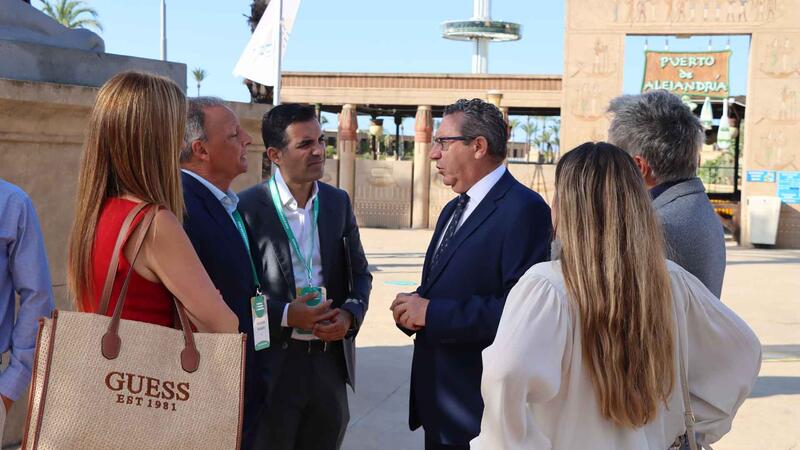 Toni Pérez acompanya als empresaris d