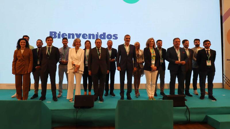 Toni Pérez acompanya als empresaris d