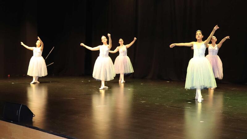 El Conservatori Elemental de Dansa clausura el curs 2023/24 amb una gran exhibició en el Centre Cultural