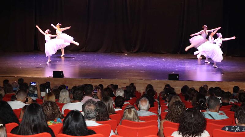 El Conservatori Elemental de Dansa clausura el curs 2023/24 amb una gran exhibició en el Centre Cultural