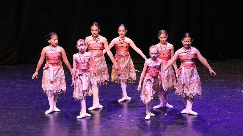El Conservatori Elemental de Dansa clausura el curs 2023/24 amb una gran exhibició en el Centre Cultural
